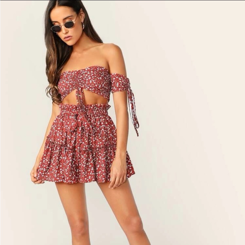 Ditsy Floral Ruched Crop Top & Flounce Skirt Set!